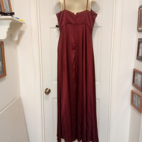 🆕 Lulu's 👗 Size Small🌹 burgundy color dress suer soft - Picture 11 of 14